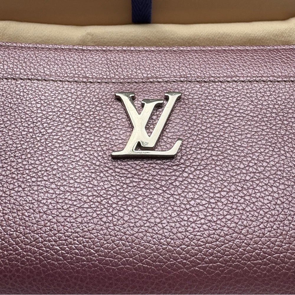 ❌SOLD❌ Louis Vuitton Lock Me Wallet in Crystal Rose Metallic Leather Zippy - Picture 3 of 17